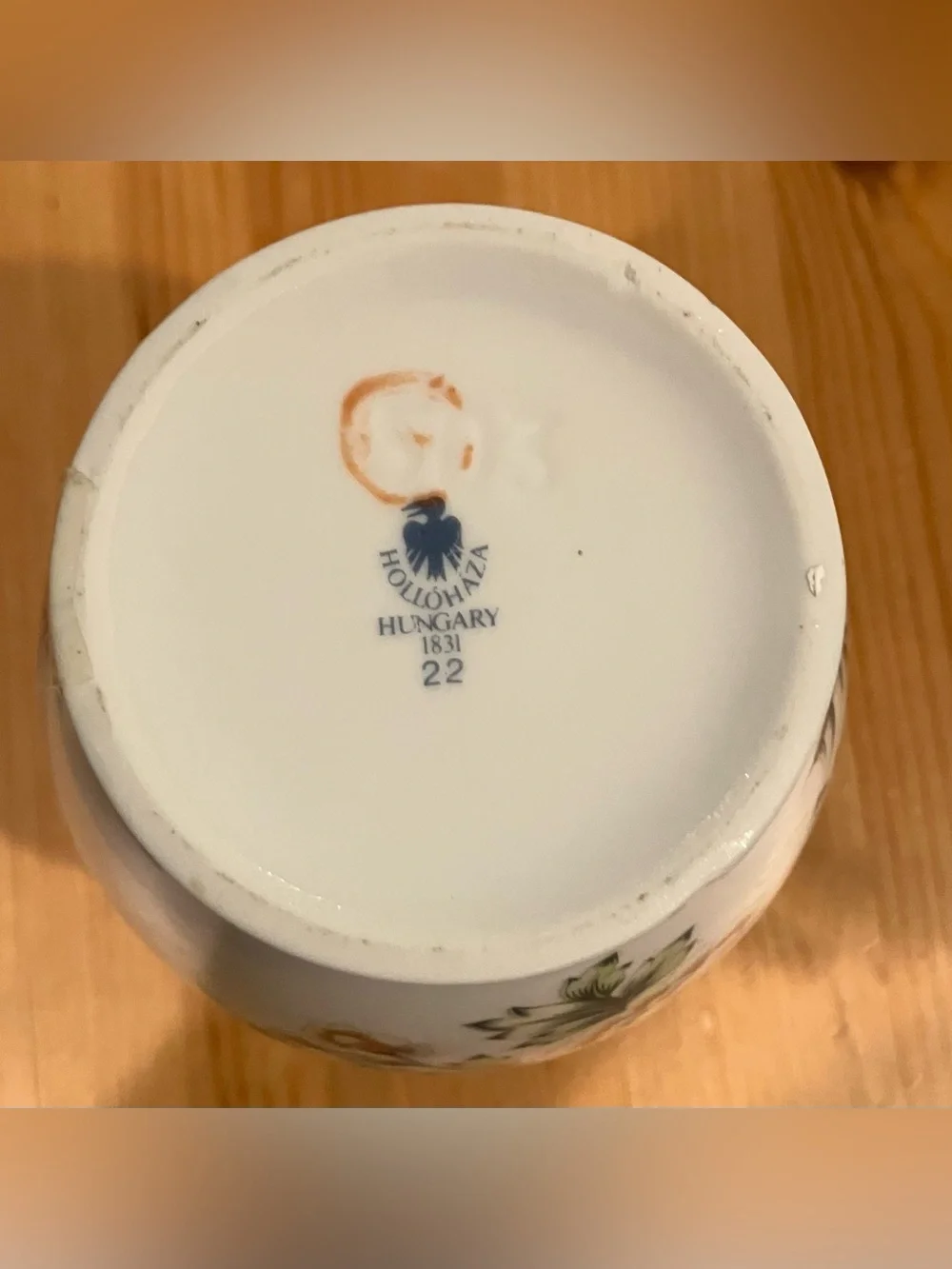 EUC Hollohaza Floral Porcelain Gold Trim Vase Floral Motif 1831 7”